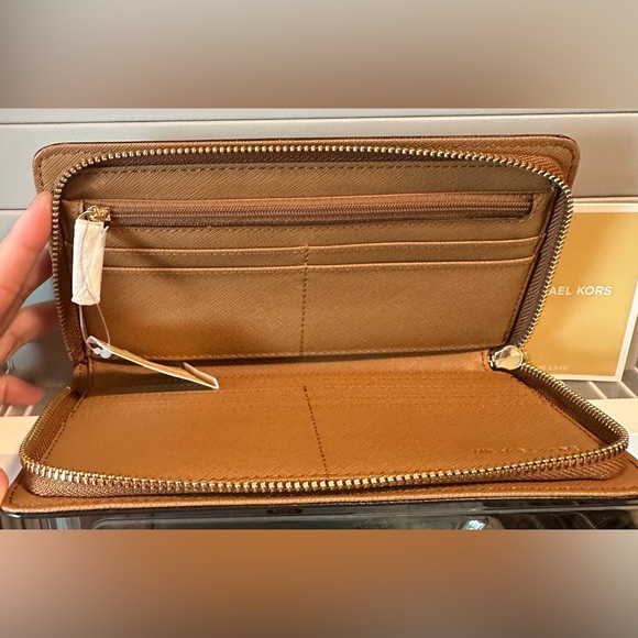 MICHAEL Michael Kors Long Wallet - Picture 4 of 5